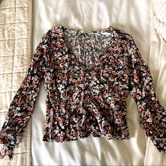 A&F Floral Crop blouse - Picture 1 of 5
